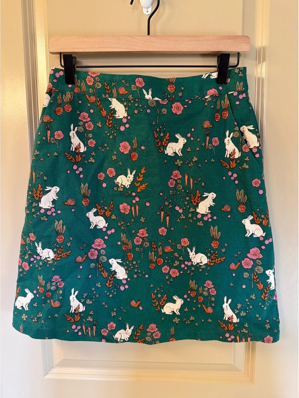 ModCloth Green Skirt with White Rabbit Floral Print, Button Closure, Casual Aライン
